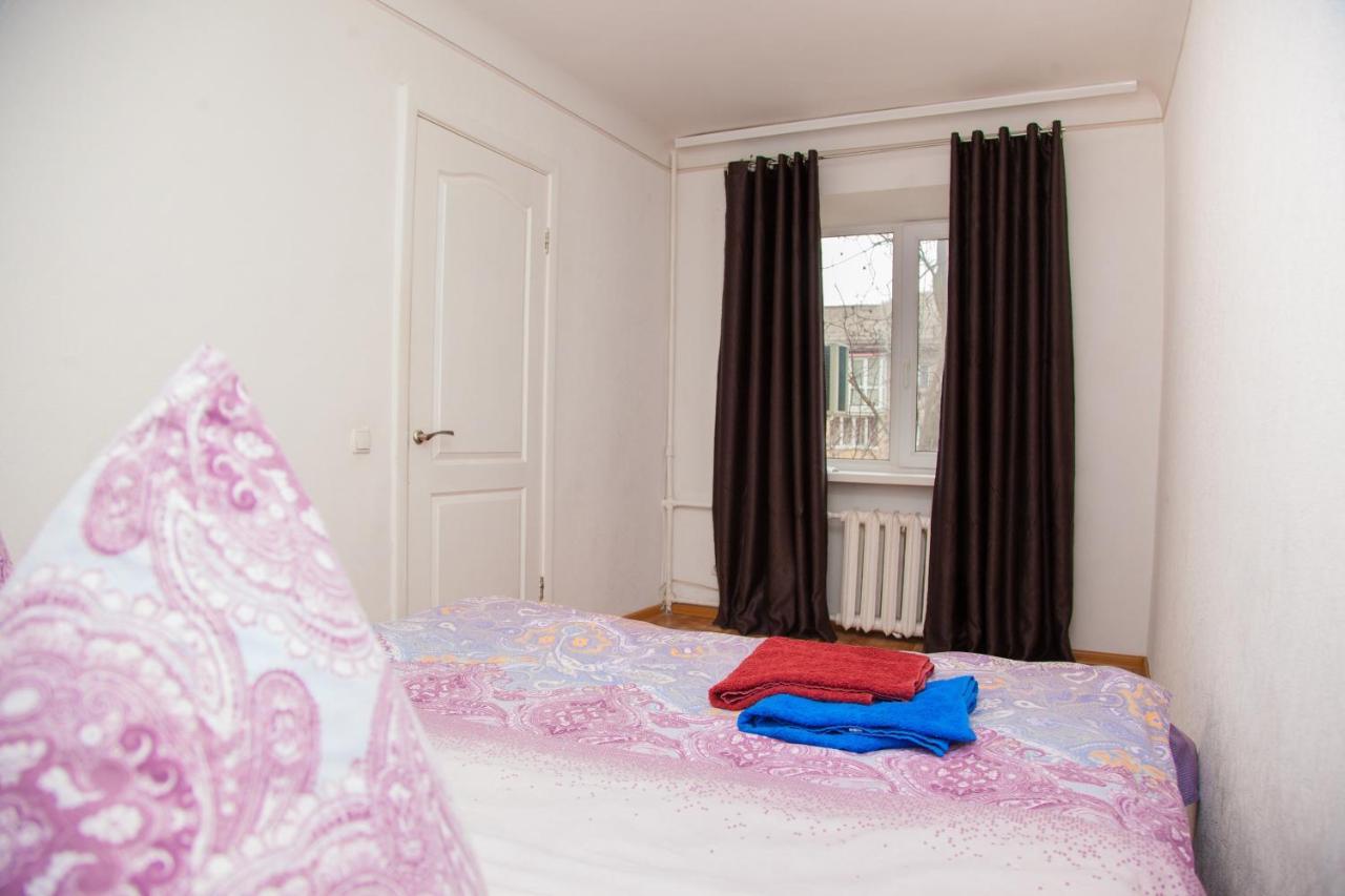Semi Luxury Apt On Yatsenka 8 Near Intourist Hotel Zaporizhia Exterior photo