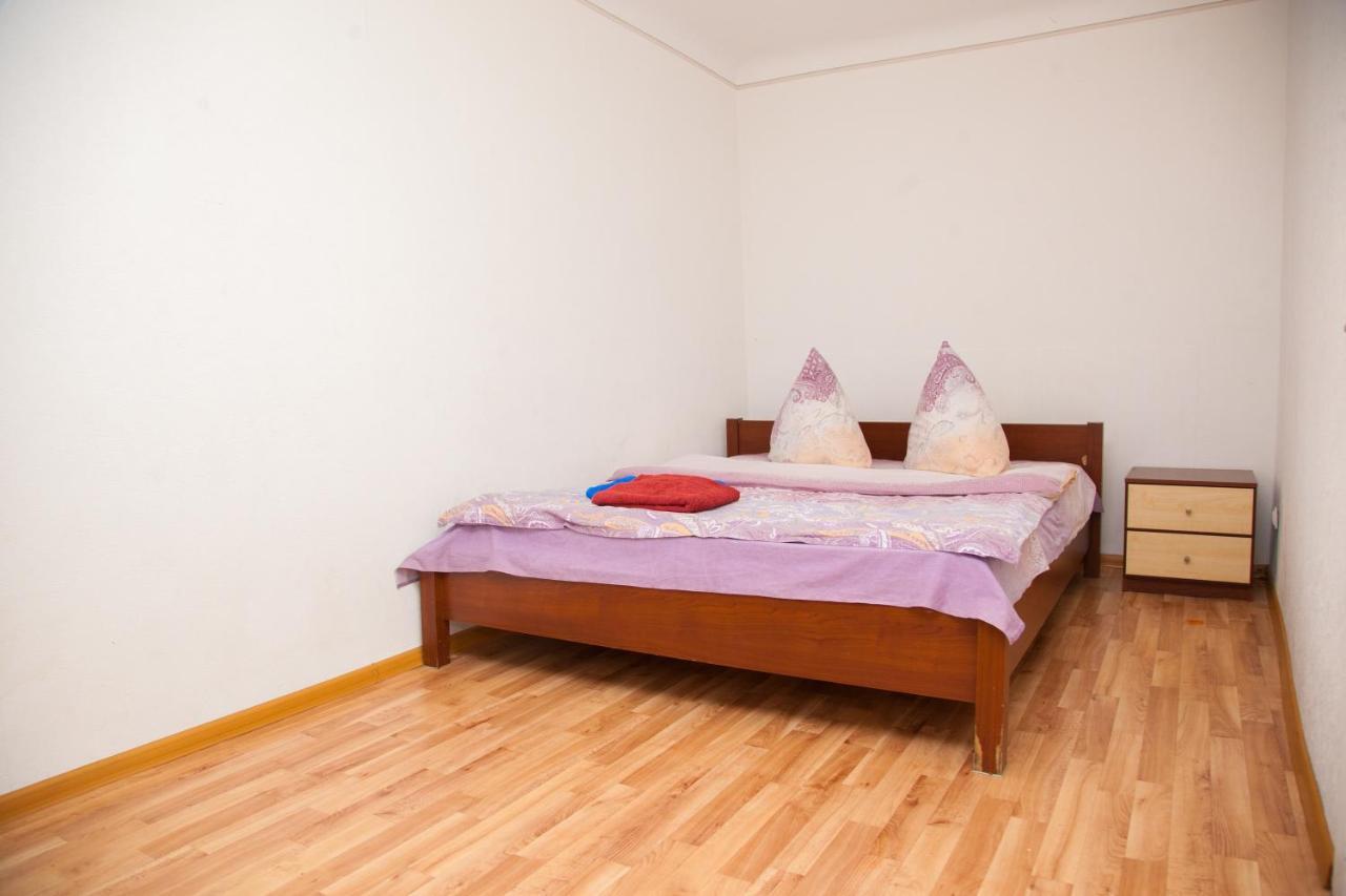 Semi Luxury Apt On Yatsenka 8 Near Intourist Hotel Zaporizhia Exterior photo