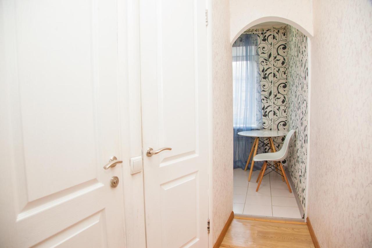 Semi Luxury Apt On Yatsenka 8 Near Intourist Hotel Zaporizhia Exterior photo