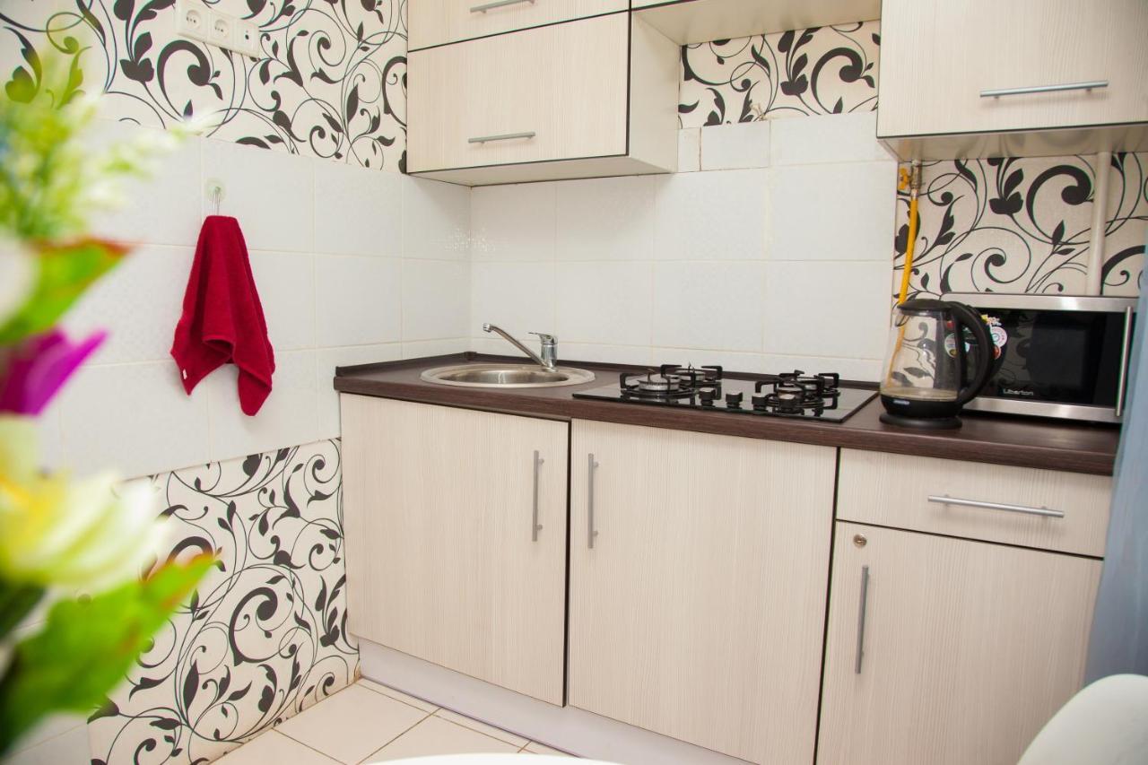 Semi Luxury Apt On Yatsenka 8 Near Intourist Hotel Zaporizhia Exterior photo